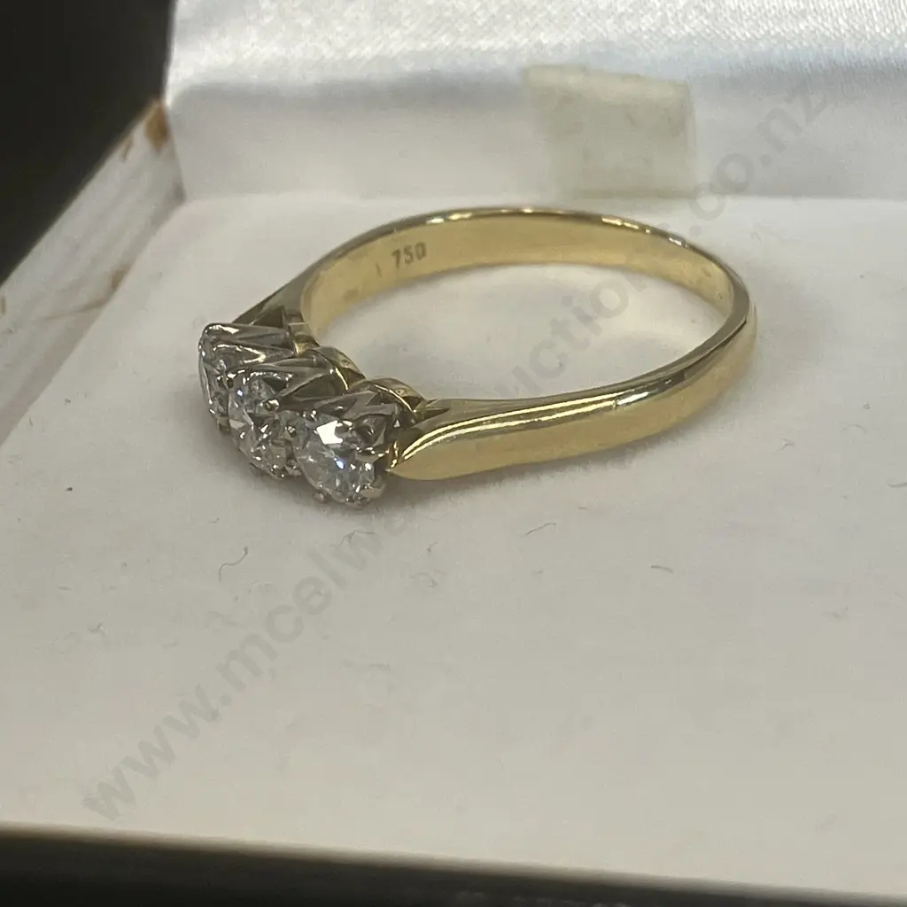 18ct Yellow Gold Diamond Trilogy Ring Stamped 750 Image 1++