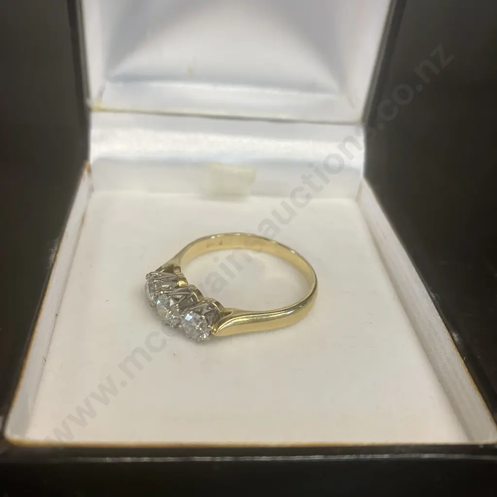 18ct Yellow Gold Diamond Trilogy Ring Stamped 750 Image 1++