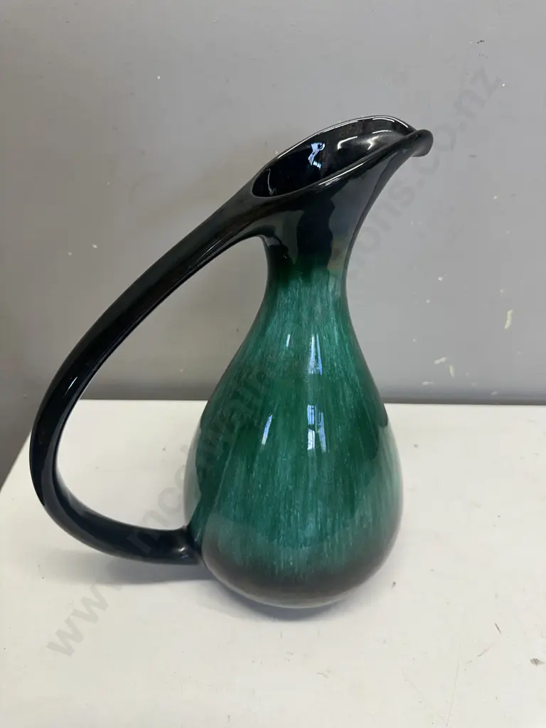 Vintage Blue Mountain Jug Image 1++