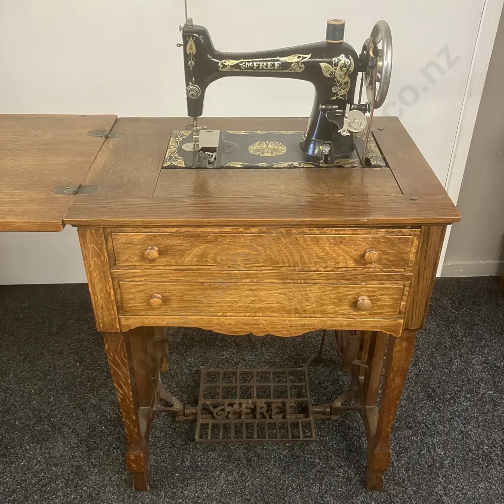 Early 1900s "The Free" Cabinet Model Treadle Sewing Machine - Free Sewing Machine Co. Rockford. Ill. USA, Ser #C284979. Image 1++
