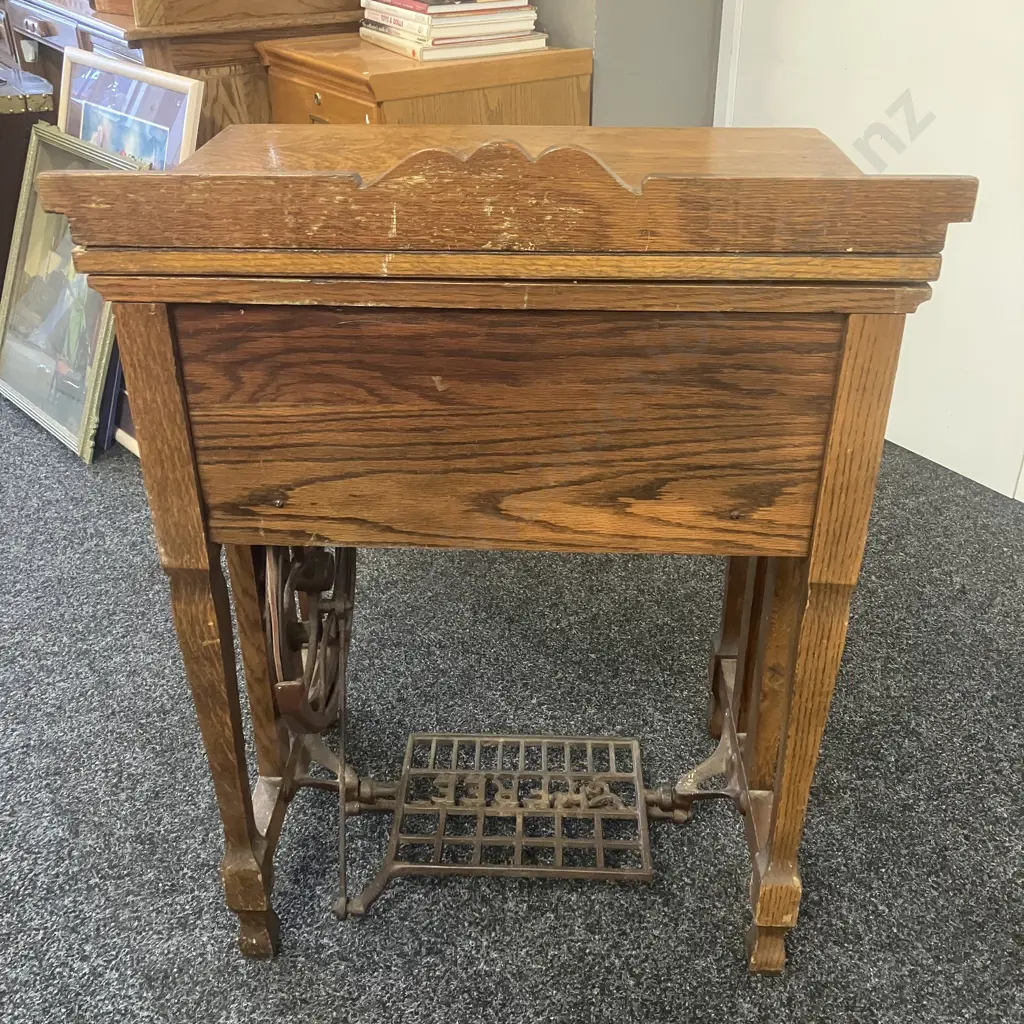 Early 1900s "The Free" Cabinet Model Treadle Sewing Machine - Free Sewing Machine Co. Rockford. Ill. USA, Ser #C284979. Image 1++