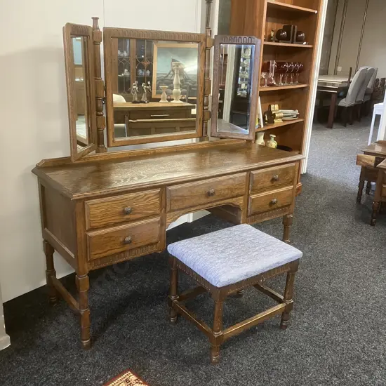 Vintage Solid Oak 4 Drawer Kneehole Dressing Table With Pivoting Tri-mirrors And Stool. H146 W145 D50cm