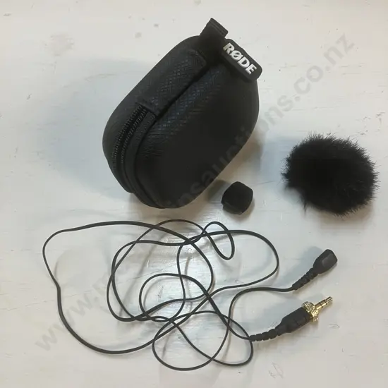 RODE Lavalier II Premium Lavalier/Lapel Microphone, Pop Filter, Mini Furry & Zip Case