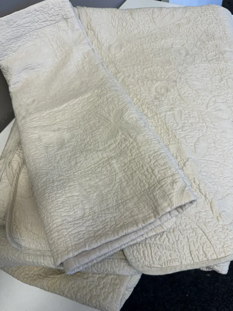 King Size Latte Coloured Relief Patterned Coverlet & 2 Pillowcases Image 1++