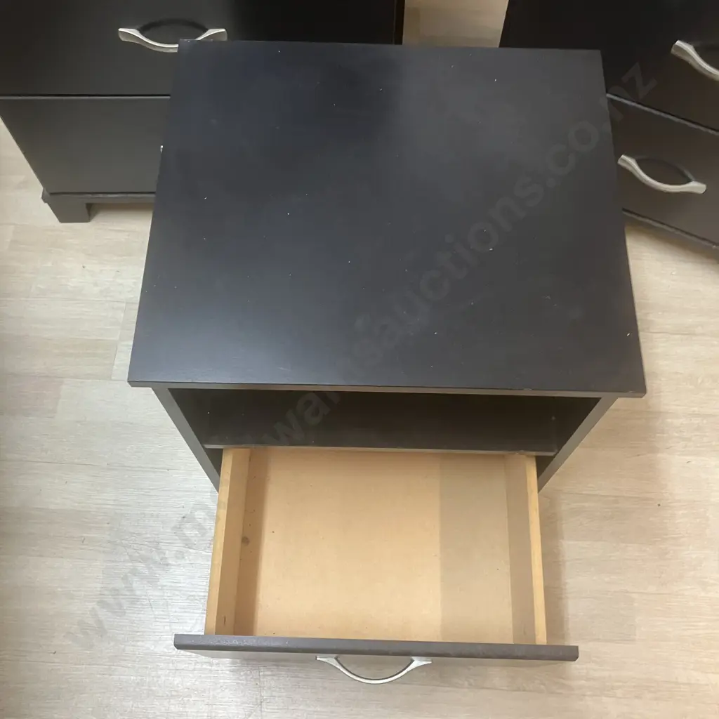 York 4 Drawer Chest, 6 Drawer Lowboy, 1 Drawer Bedside & 103.5 x 144.5cm Headboard In Black Image 1++