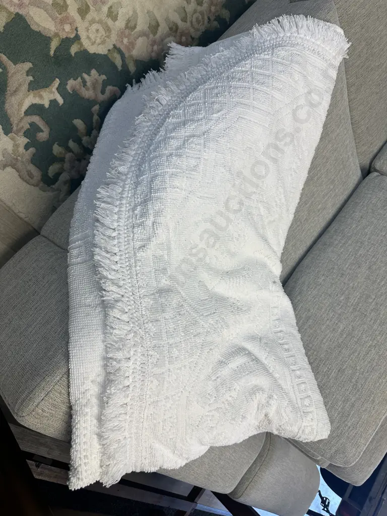 Fieldcrest 100% Cotton White Bedspread Image 1++