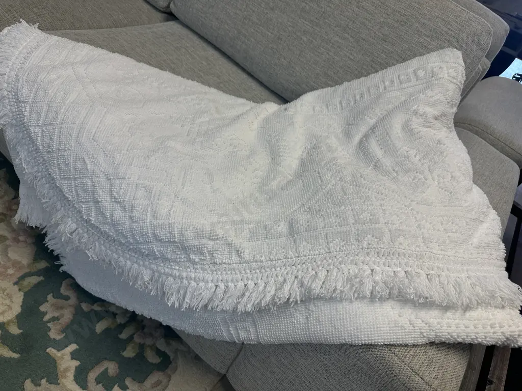 Fieldcrest 100% Cotton White Bedspread Image 1++