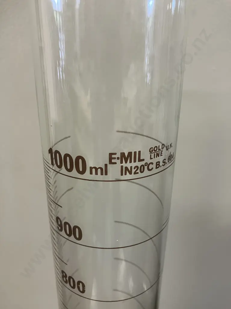 Vintage E-Mil Gold Line UK 1000ml Borosilicate Glass Graduated Cylinder With Pouring Lip Image 1++