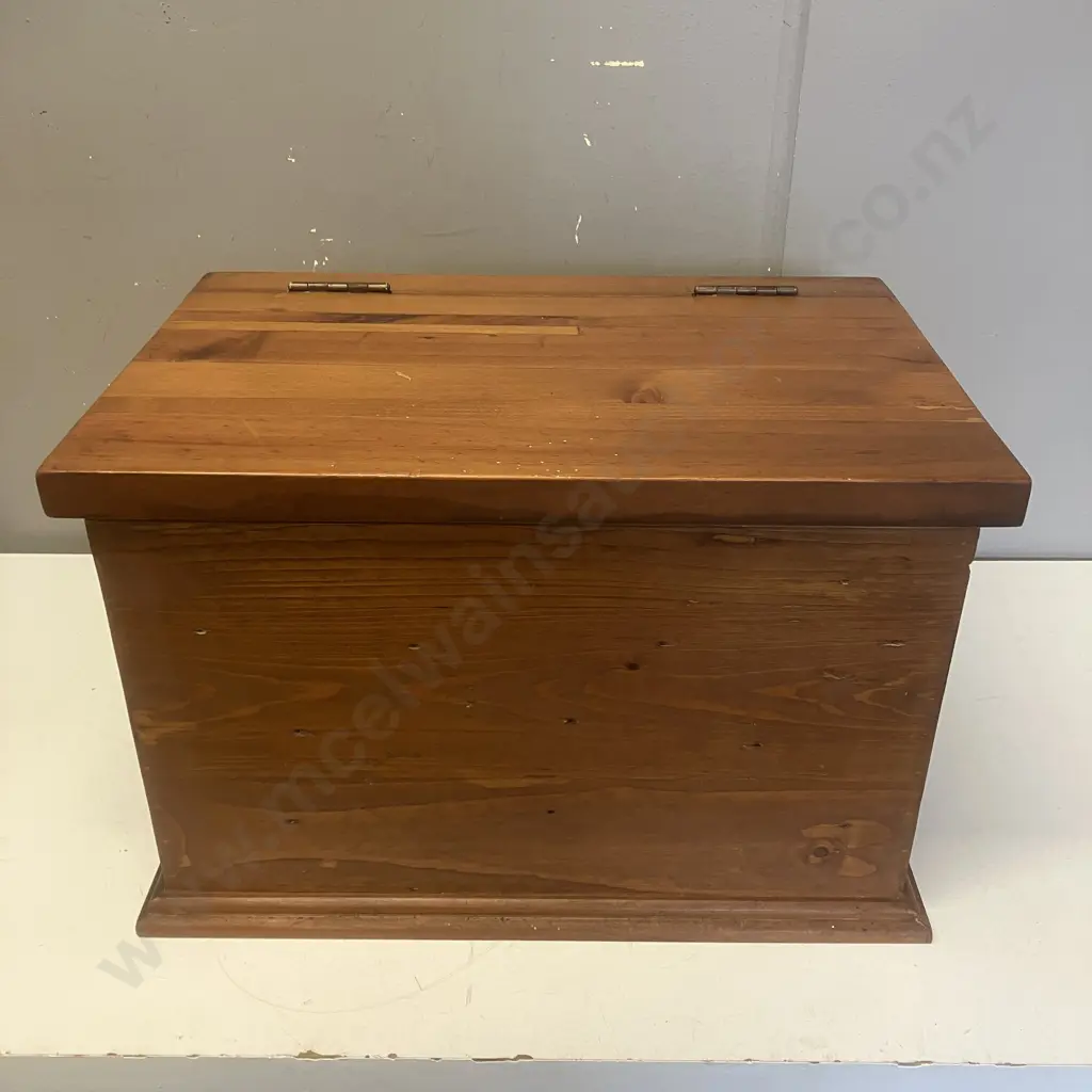 Vintage Wood Storage Chest With Hinged Lid. H29 W45 D32cm Image 1++