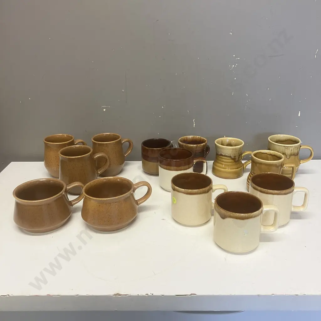 Crown Lynn Assorted Assorted Vintage Cups & Mugs x Fourteen Image 1++