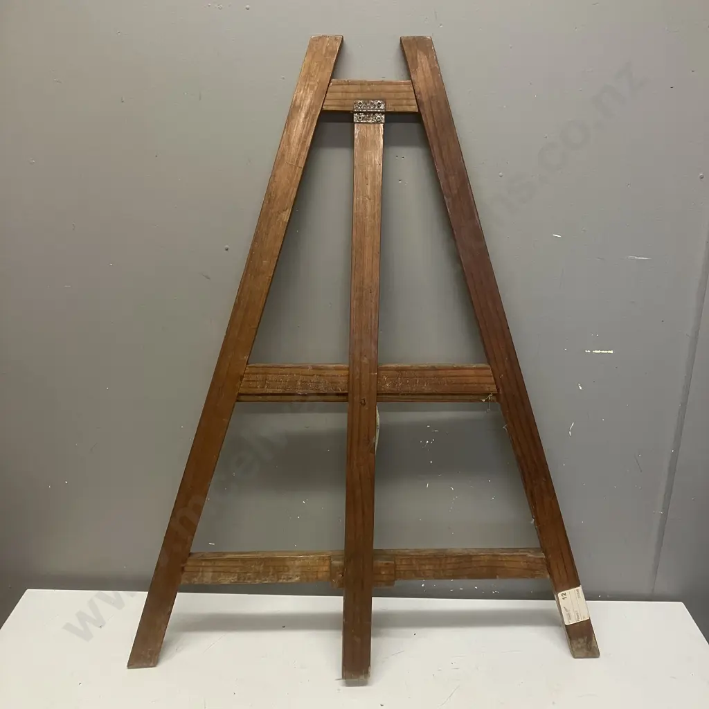 Wooden Easel. 84.5 x 64cm Image 1++