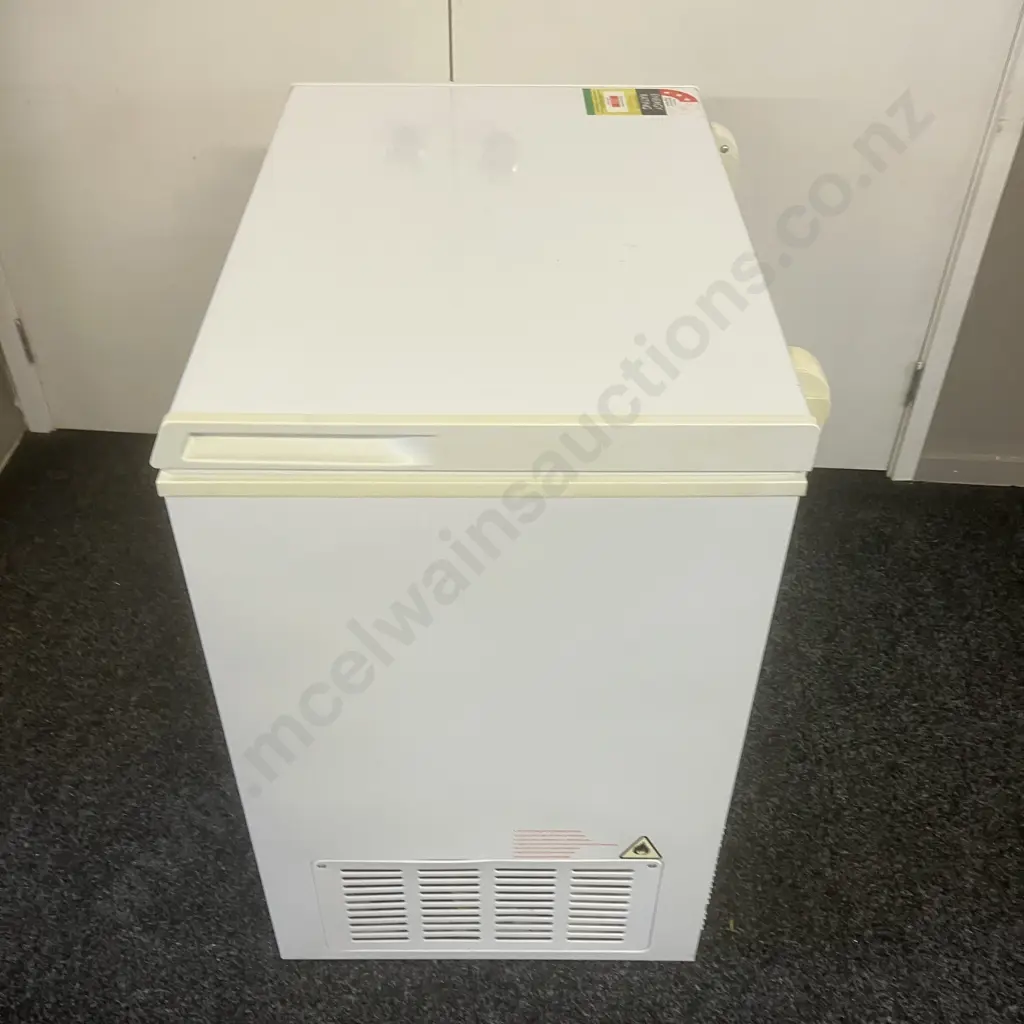 Telmann 148 Litre Chest Freezer Model TEL 148G Image 1++