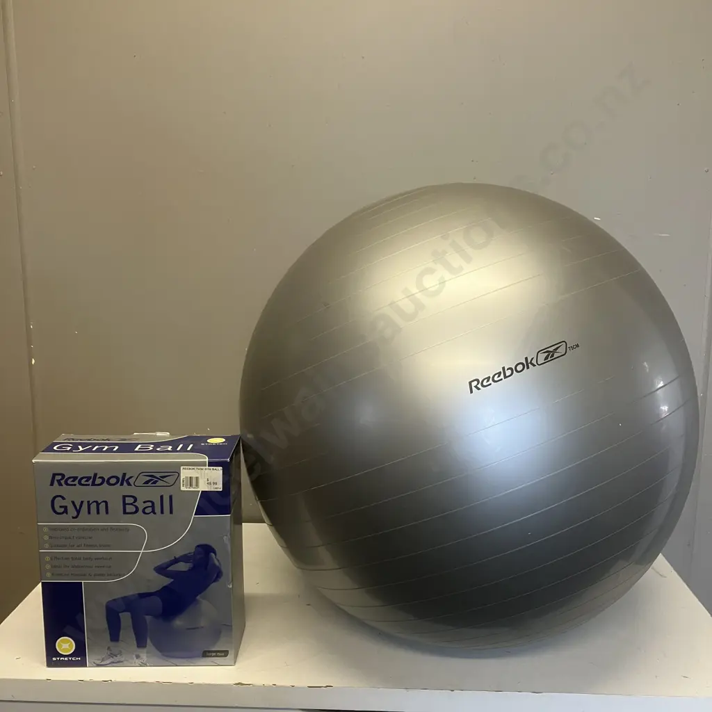 Reebok 75cm Gym Ball With Original Box & Pump Image 1++