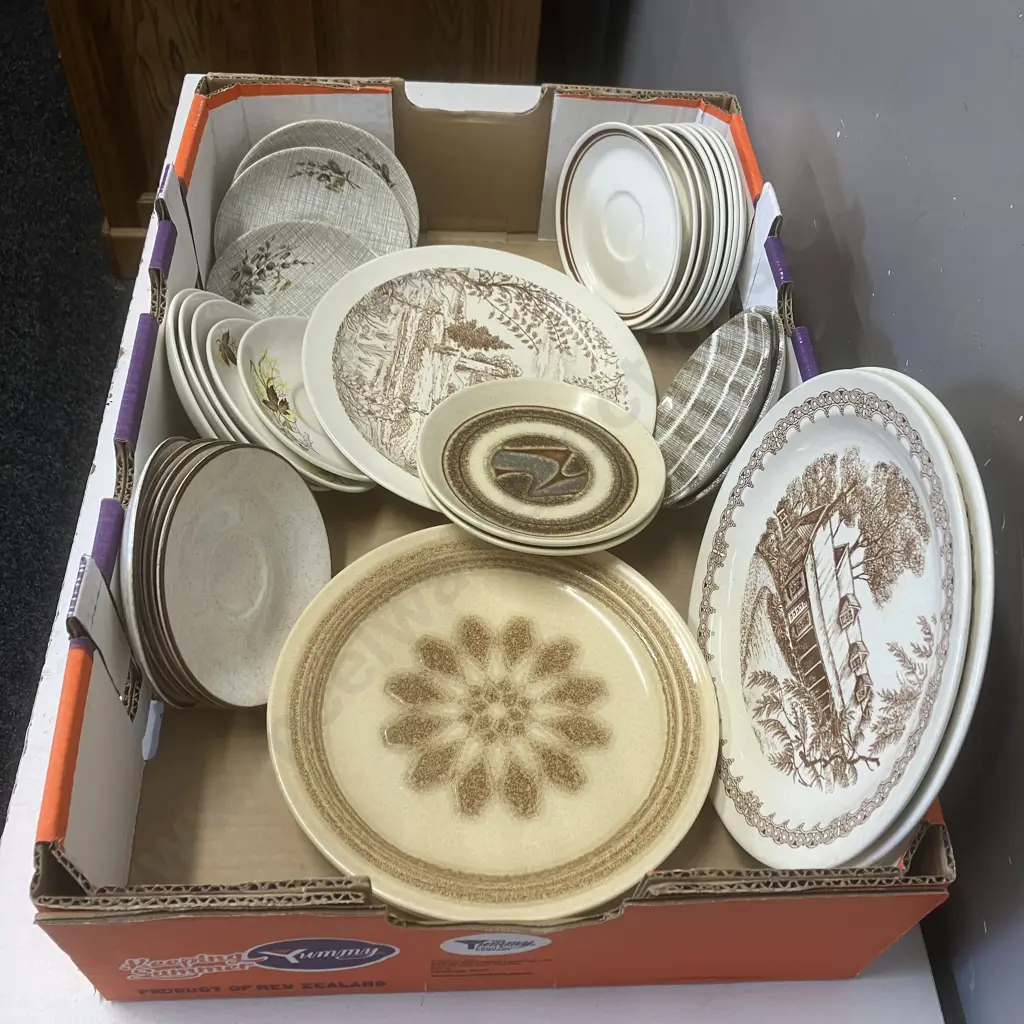 Crown Lynn Assorted Plates & Saucers Including Earthstone Landscape, Egmont Etc Image 1++