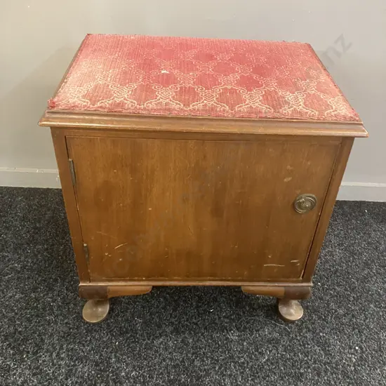Queen Anne Style Wooden Nightstand With Upholstered Top, Single Door. H51 W49 D36cm