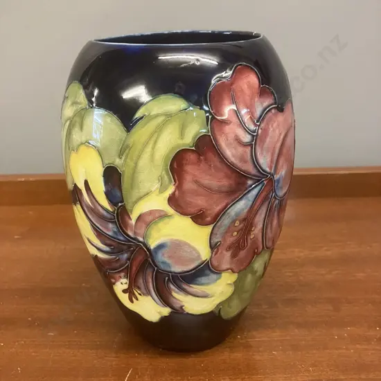 Moorcroft Pottery Hibiscus Pattern Vase With Queen Mary Label. H18cm