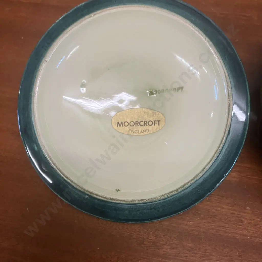 Moorcroft Pottery Hibiscus Pattern Circular Lidded Trinket Dish x 12cm Image 1++