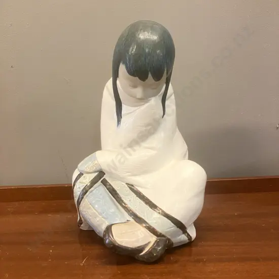 Retired Large Lladro Gres Eskimo Girl Sleeping, Blue White H30cm.