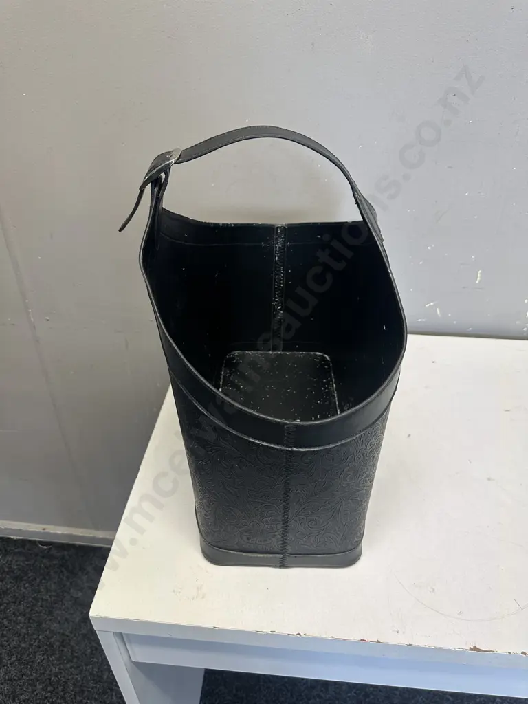 Black Leather Look Patterned Magazine Holder H38,W36cm. Image 1++