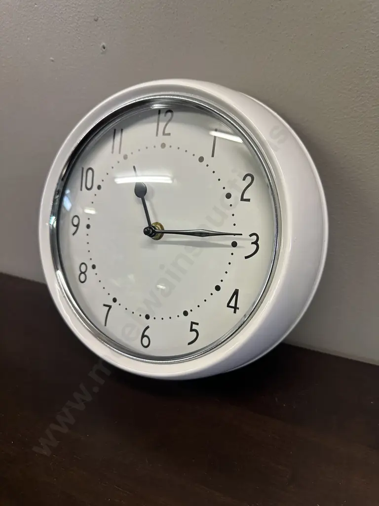 White Kerridge Battery Operated Clock W25cm. Image 1++
