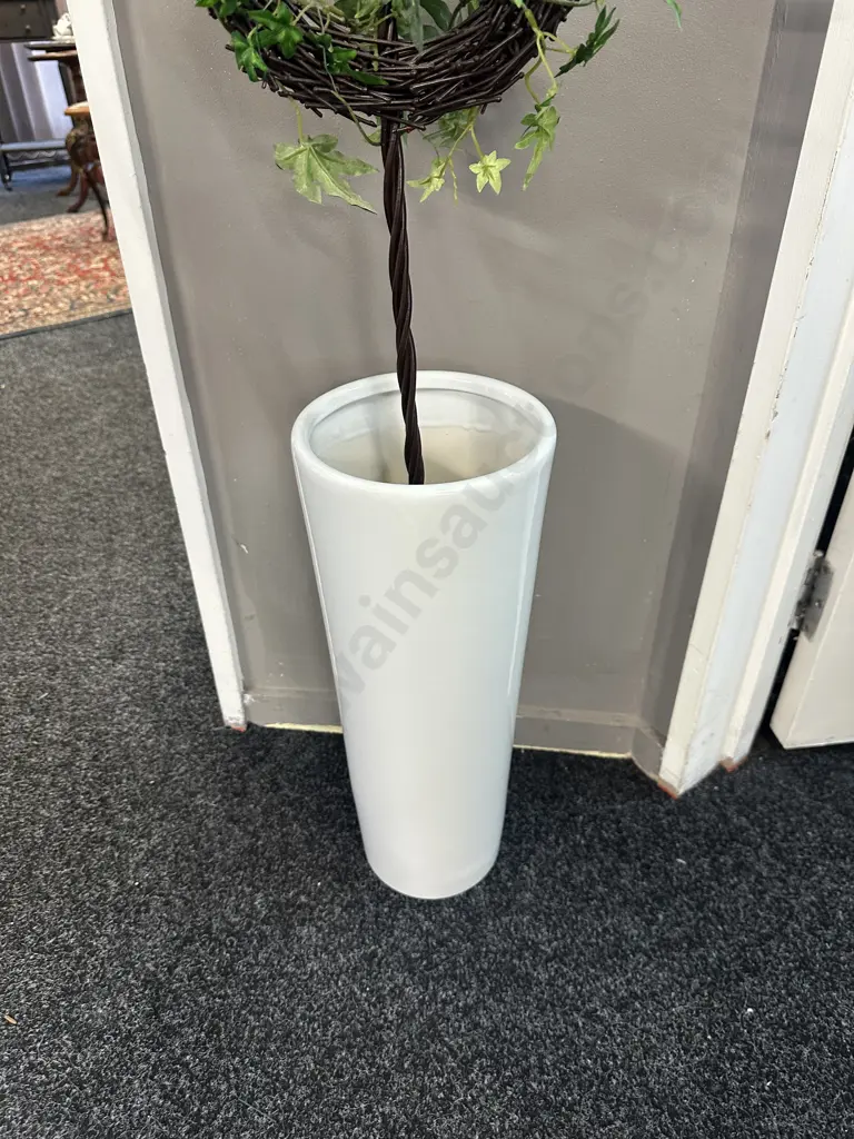 Ivy Wreath TopiaryOn Dark Brown Metal In Cream Tapered Floor Vase H100cm. Image 1++