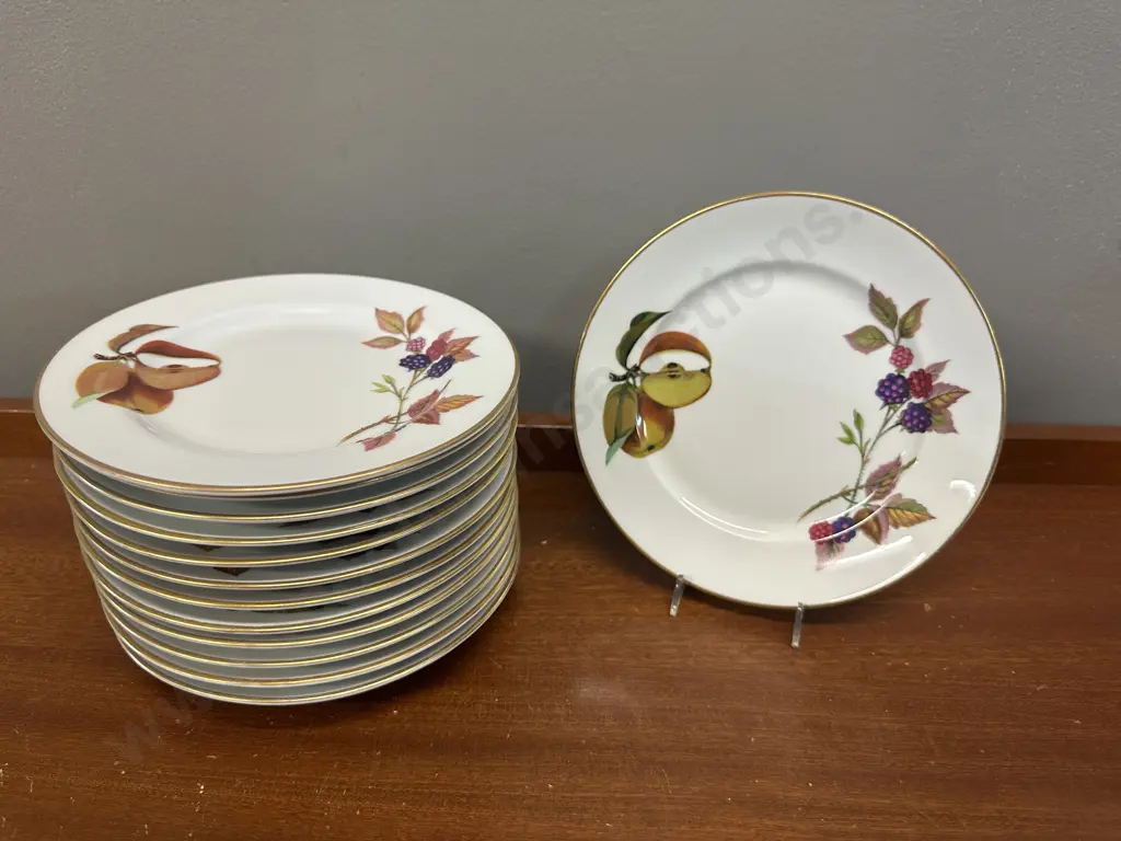 Royal Worcester Evesham Gold Bread & Butter Plates x13 Image 1++