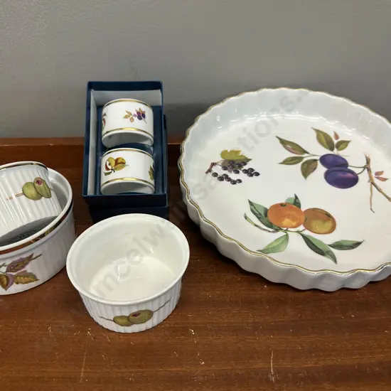 Royal Worcester Evesham Quiche Dish, Napkin Rings Etc