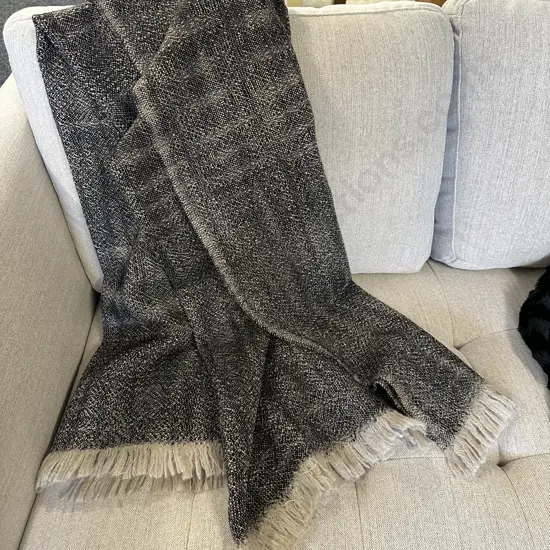 Baya Black & White Flecked Throw With Fringing