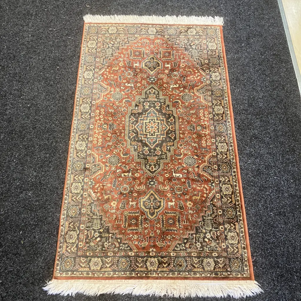 Persian Rug - Animal Patterned 150 x 83cm Image 1++