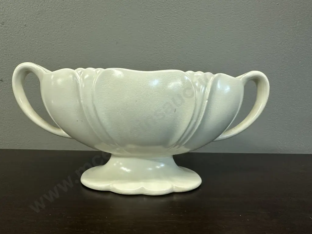 Beswick Ware Ivory Mantle Vase #1187-2 H11,W24cm. Image 1++