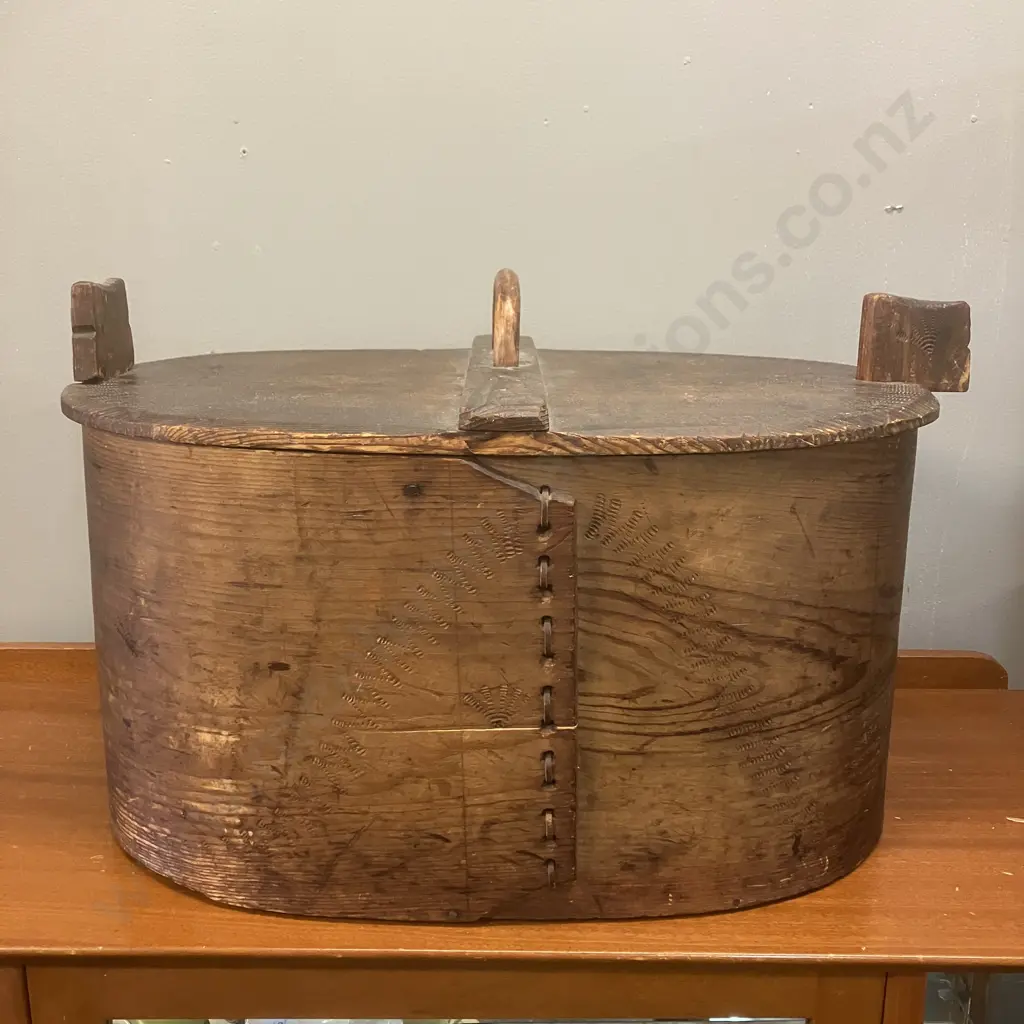 19th Century Scandinavian Folk Art  Svepask / Tine Box. H33 W54 D36cm Image 1++