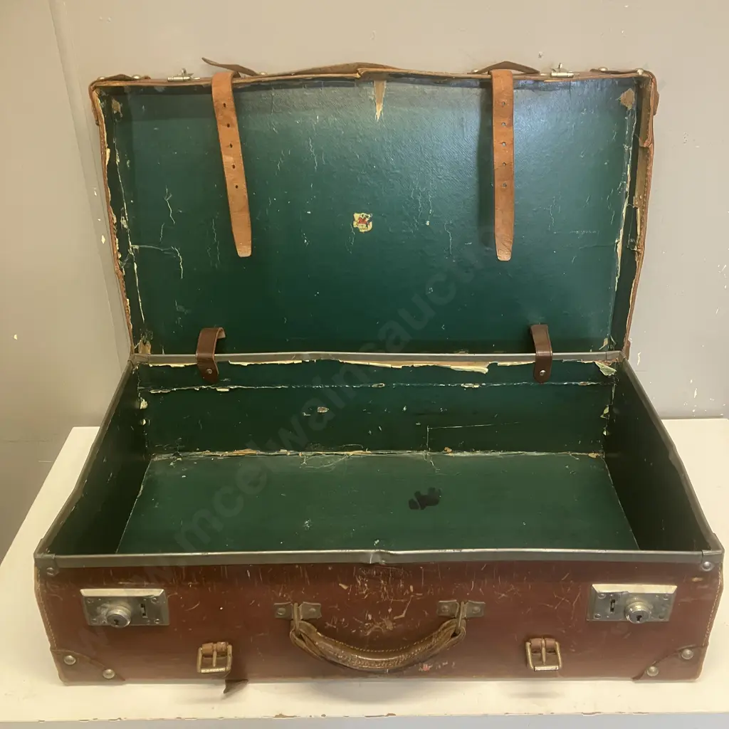 Vintage Pegasus Brand Suitcase. H19 W66 D39cm Image 1++