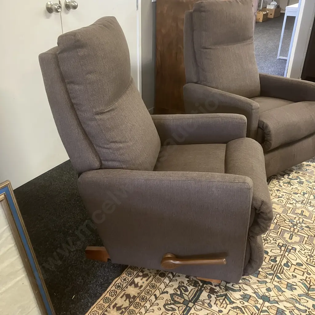 Pair of Brown Fabric Lazyboy Chairs Image 1++