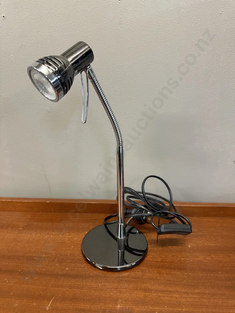 Modernist Stylux Chrome Metal Desk Lamp Image 1++