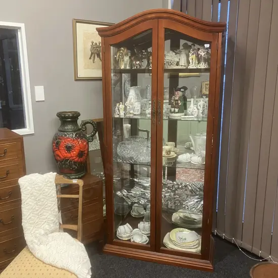 Mahogany Dome Top Display Cabinet. 2 Door, Mirror Backed, 4 Glass Shelves. H195 W92 D41cm