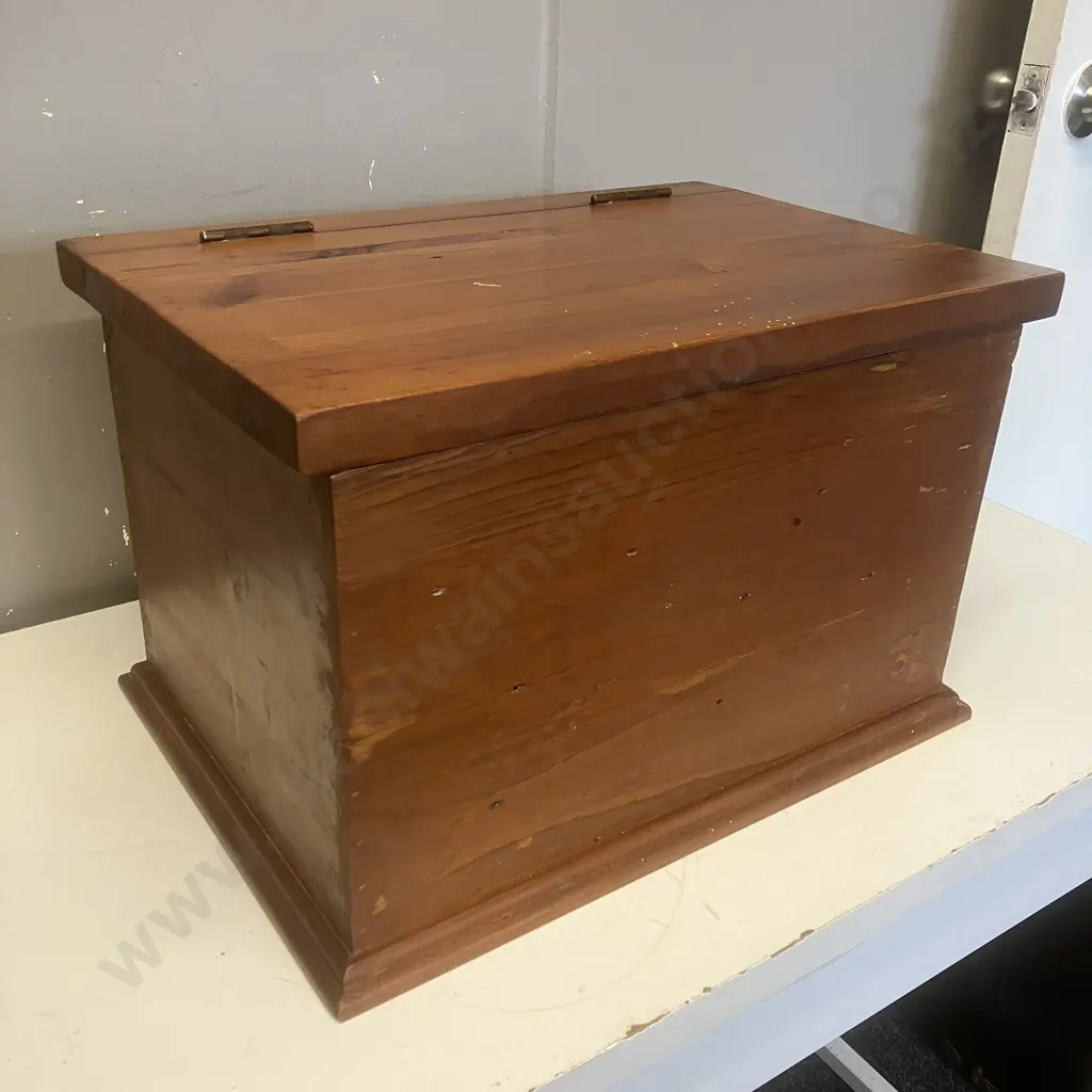 Vintage Wood Storage Chest With Hinged Lid. H29 W45 D32cm Image 1++