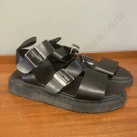 Dr Martens Gryphon Strap Sandal Black Brando, L28cm