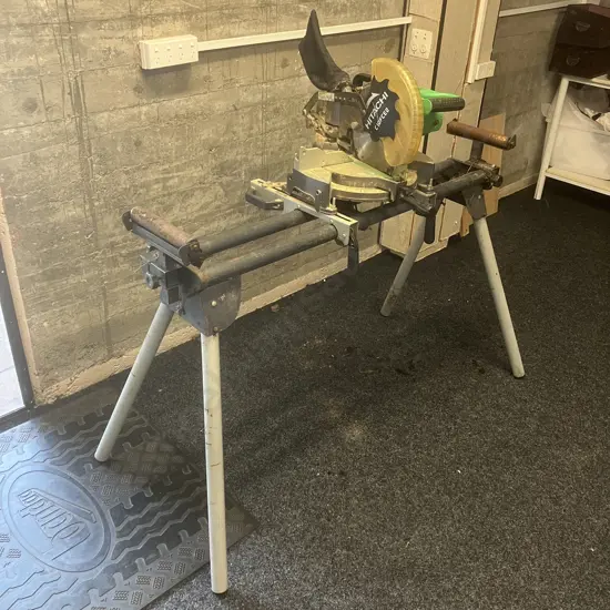 Hitachi Koki 1520W 255mm Compound Mitre Saw C10FCE2 With a Very Rusty Folding Mitre Saw Stand