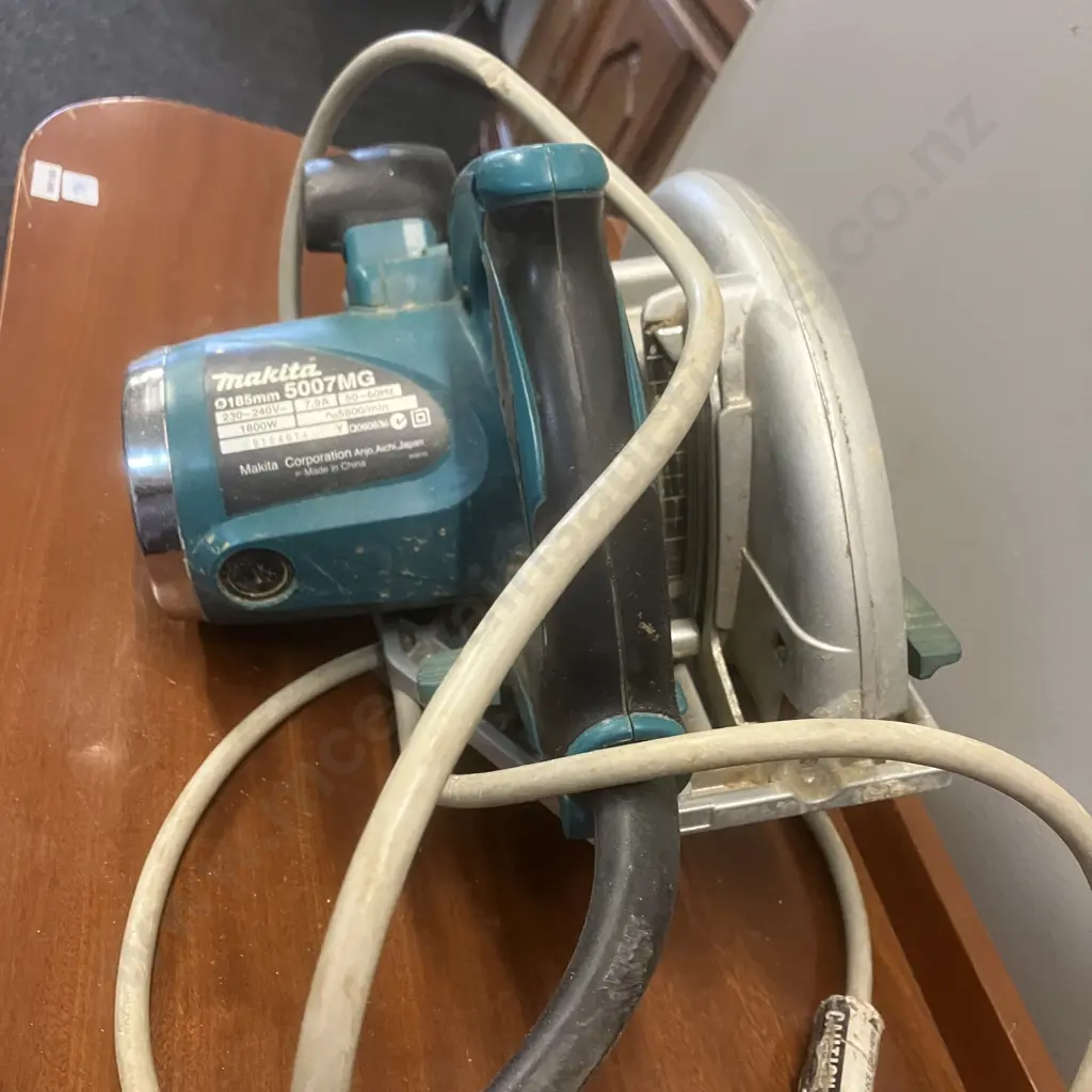 Makita 5007MGK 185mm (7-1/4") Circular Saw With New Blade In Moulded Case Image 1++