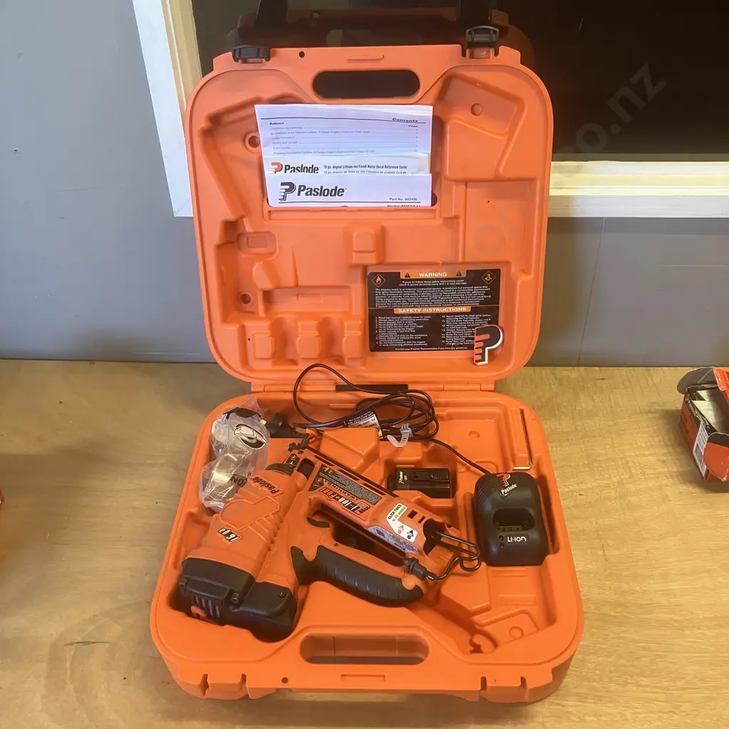 Paslode IM250A 16Ga Cordless Angled Finish Nailer, 2 x Batteries, Charger, Manual, Brads Etc In Moulded Case Image 1++