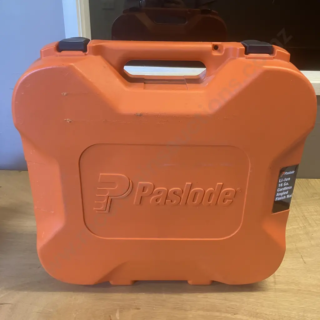 Paslode IM250A 16Ga Cordless Angled Finish Nailer, 2 x Batteries, Charger, Manual, Brads Etc In Moulded Case Image 1++