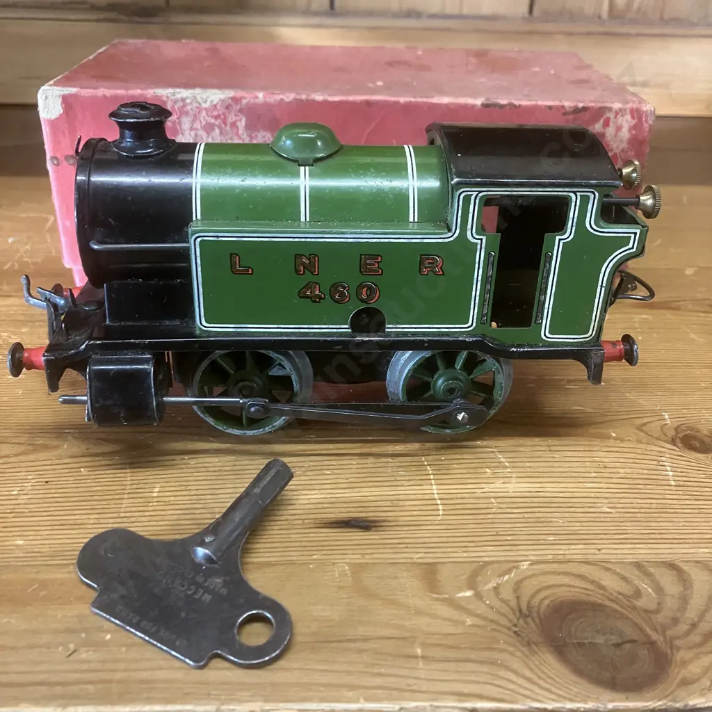 Hornby 1950s O Gauge Clockwork  No.101 'LNER 460' Green Tank Loco (Reversing) With Key,  Assorted Carriages & Rail Track Image 1++