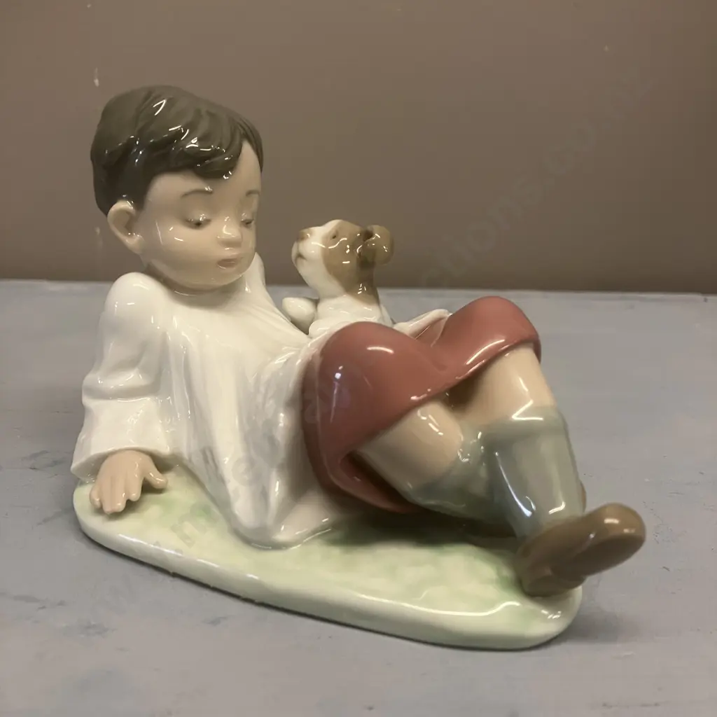 Lladro "Taking Time" Porcelain Figurine  #5988, Issued 1993 Retired 1998. 9 x 13cm Image 1++
