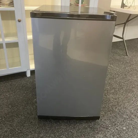 Homemaker 80 Lire Bar Freezer Model HMTF-10Q