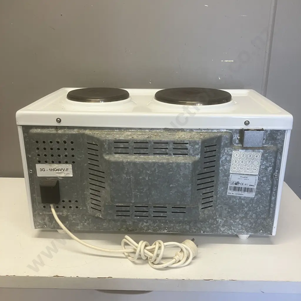Tebo TFL4230 Benchtop Oven With 2 Elements Image 1++