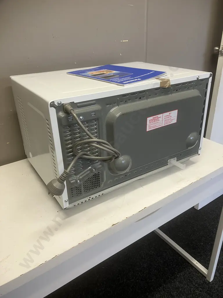 Panasonic 27L Flatbed Microwave Oven With Manual Model NN-SF564WQPQ (Purchased 06/2023) Image 1++