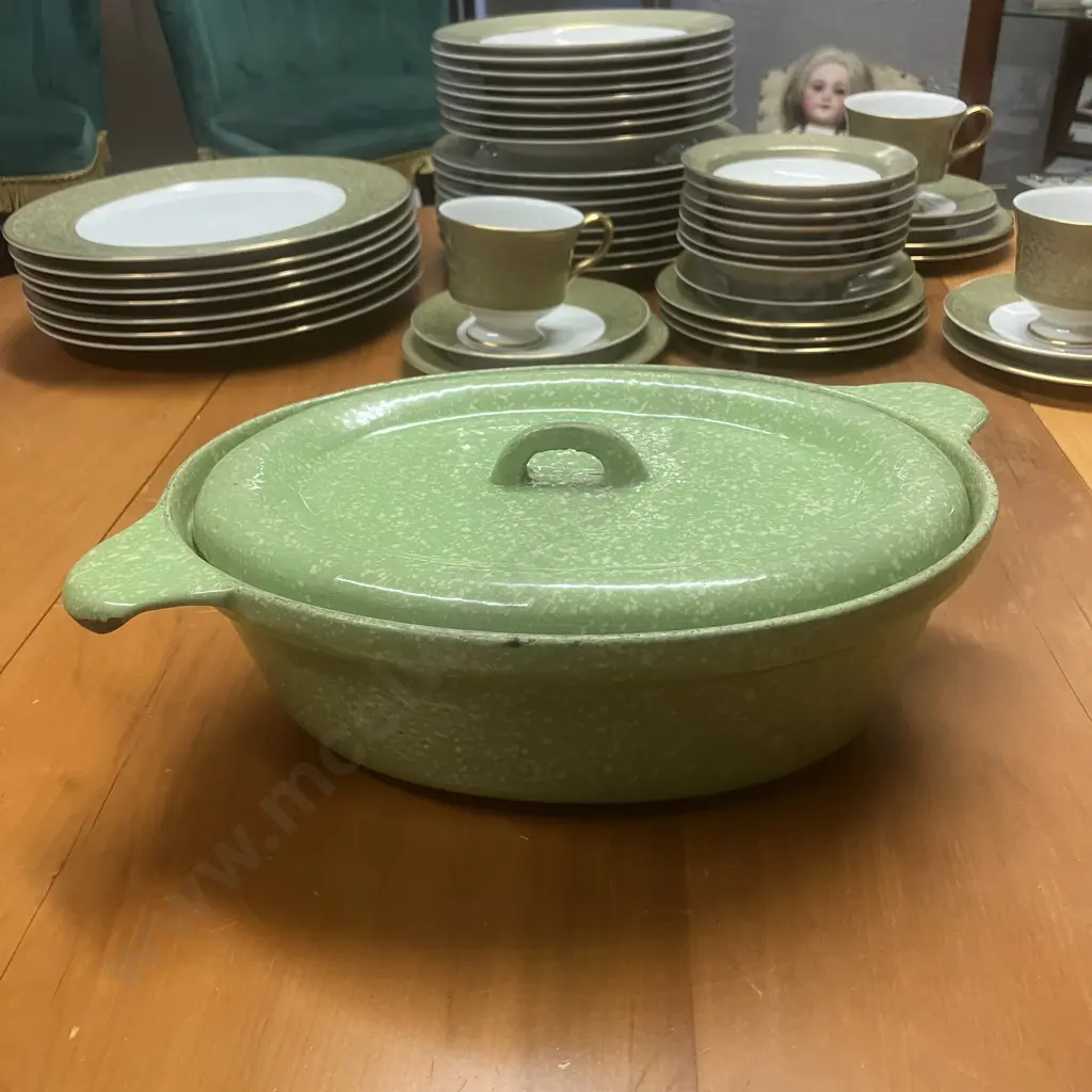 Vintage Radiation ware / Ranzware  New Zealand Made Enamelled Cast Iron Lidded Oval Casserole Dish Image 1++
