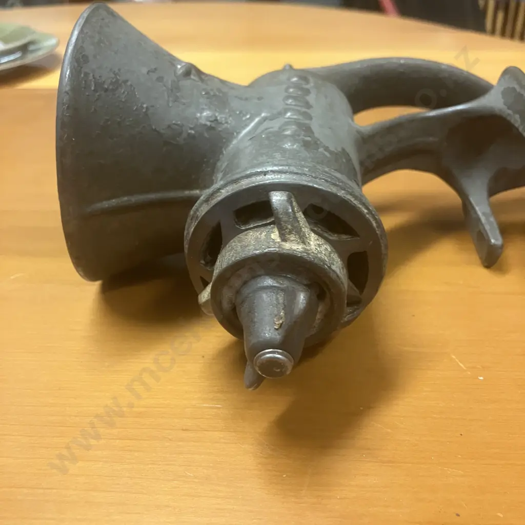 Vintage Husqvarna Sweden Meat Grinder No 2 Handy Cast Iron With Wooden Handle Image 1++