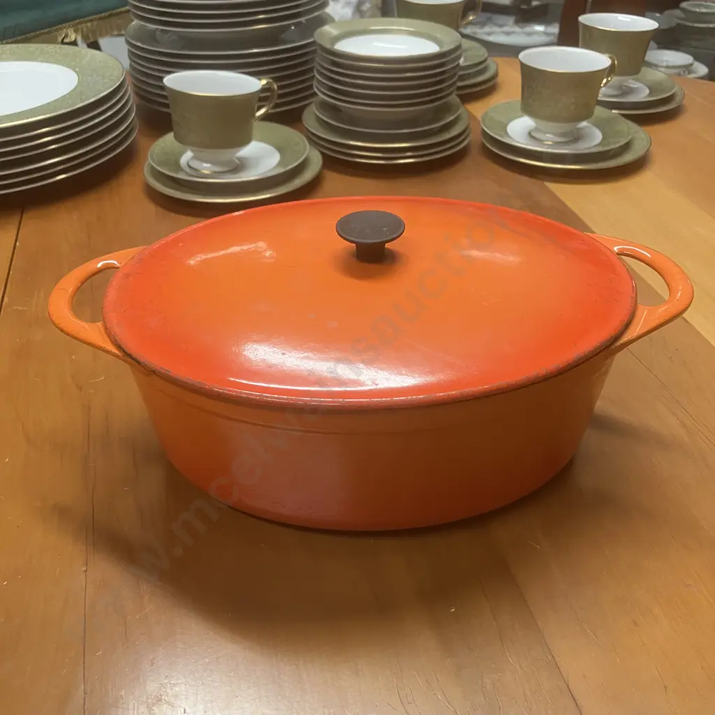 Vintage 1950's Cousances Le Creuset #9, Enamel Cast Iron 2.75 QT Oval Dutch Oven, Flame Orange, France Image 1++