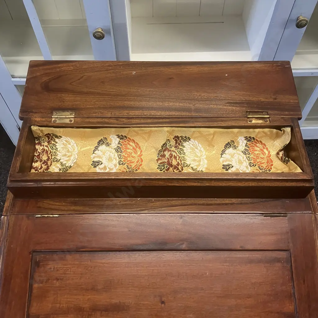 Davenport Desk - 16 Drawers. H82 W53.5 D54cm Image 1++